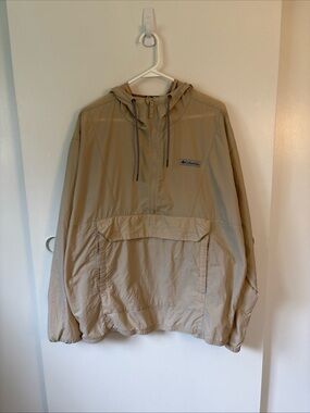 Men’s Columbia Sportswear Challenger Windbreaker Anorak in a tan/beige colorway